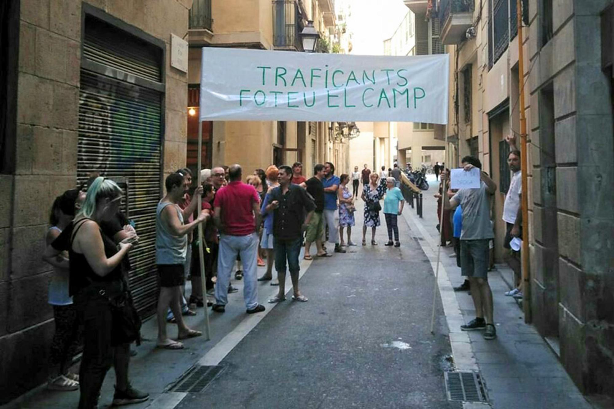 Protesta contra los narcopisos en el barrio del Raval